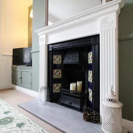 3-bed Near Harrogate, Parking, Long Pannal