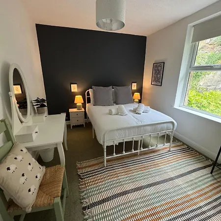 3-bed Near Harrogate, Parking, Long Nyaraló *