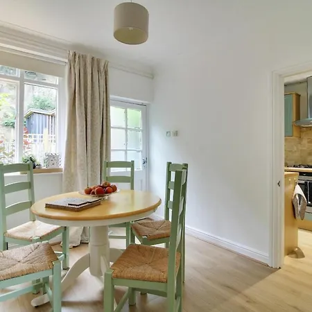 Nyaraló 3-bed Near Harrogate, Parking, Long Pannal