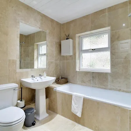 3-bed Near Harrogate, Parking, Long Nyaraló Pannal