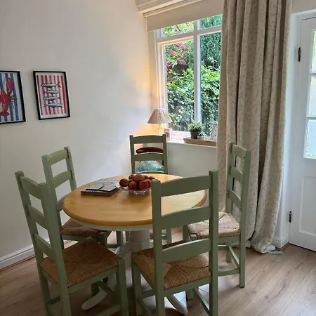 3-bed Near Harrogate, Parking, Long * Pannal