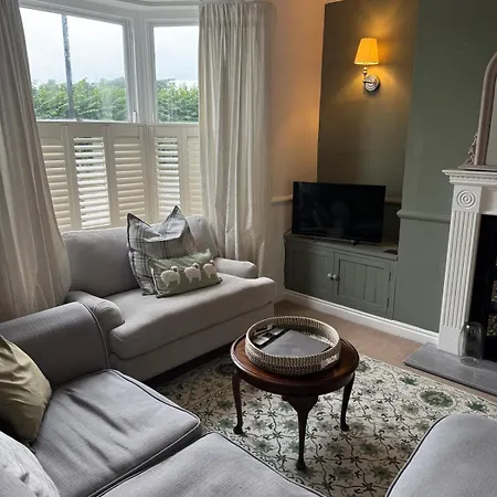 3-bed Near Harrogate, Parking, Long * Pannal