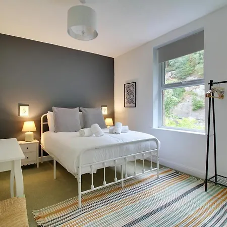 Nyaraló 3-bed Near Harrogate, Parking, Long Pannal